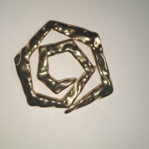 GOld tone brooch Hammered Spiral Abstract Vintage Primitive Unisex